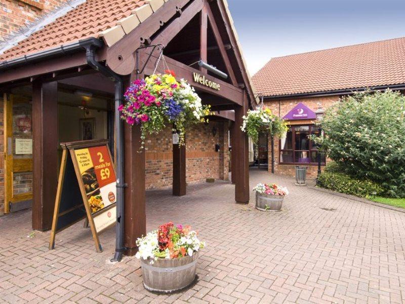 Premier Inn Manchester - Handforth Buitenkant foto