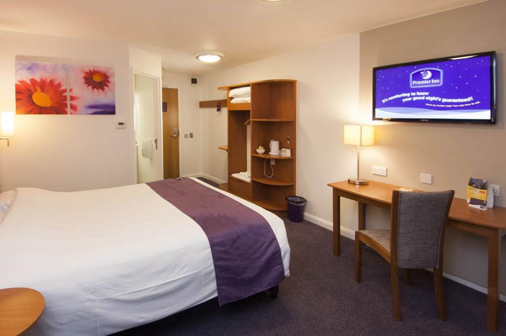 Premier Inn Manchester - Handforth Buitenkant foto