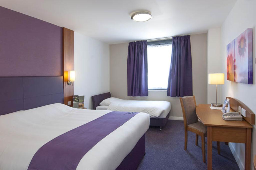 Premier Inn Manchester - Handforth Kamer foto