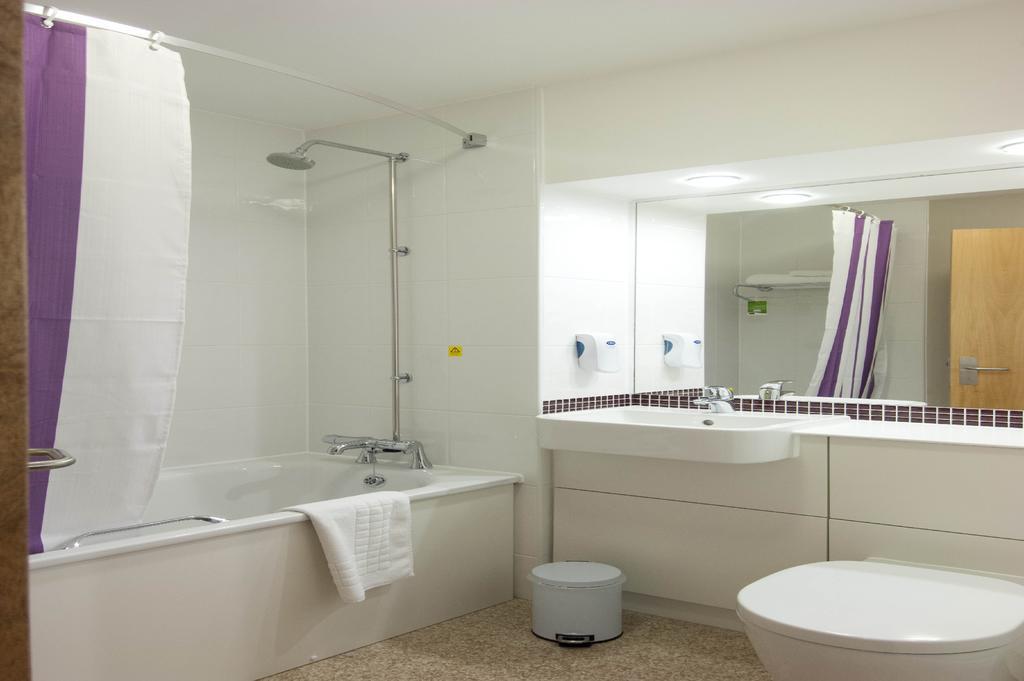Premier Inn Manchester - Handforth Buitenkant foto