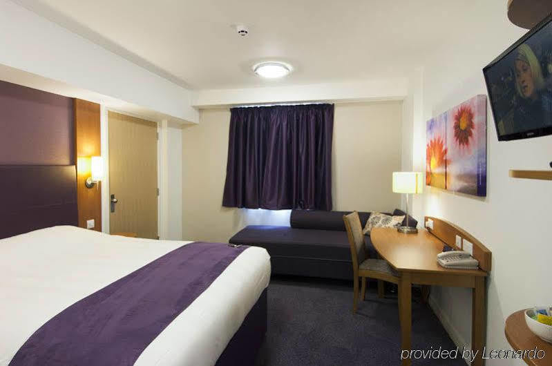 Premier Inn Manchester - Handforth Buitenkant foto